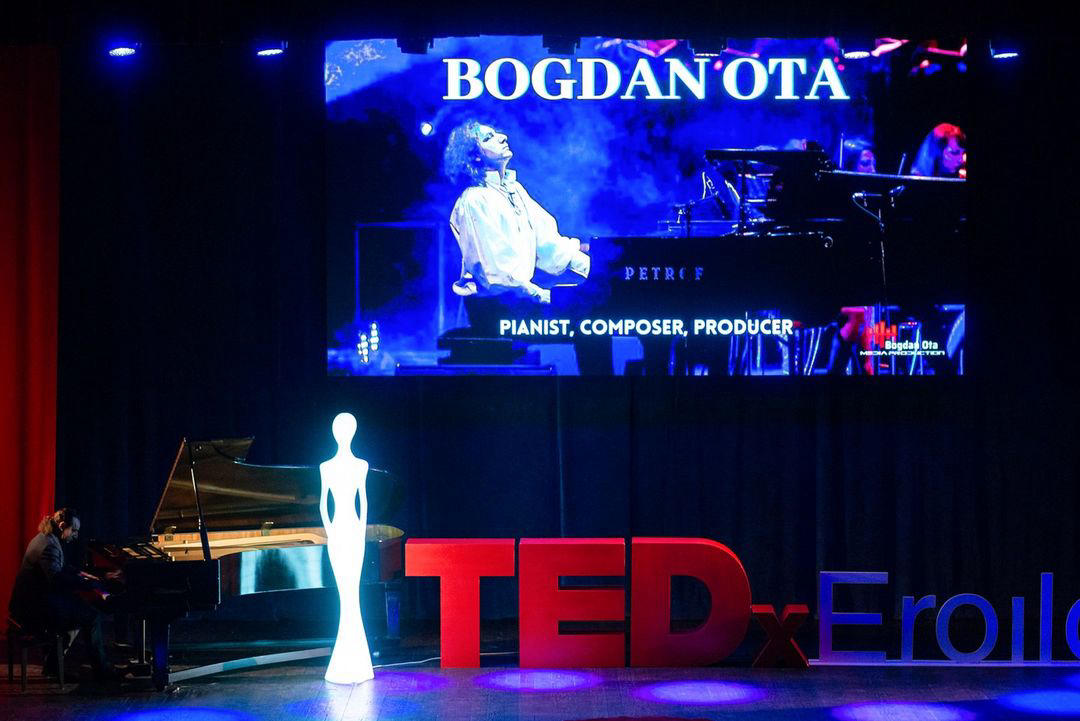 image  1 A glowing figurine adds artistry and elegance to the #TEDxEroilor stage in Cluj-Napoca, Romania