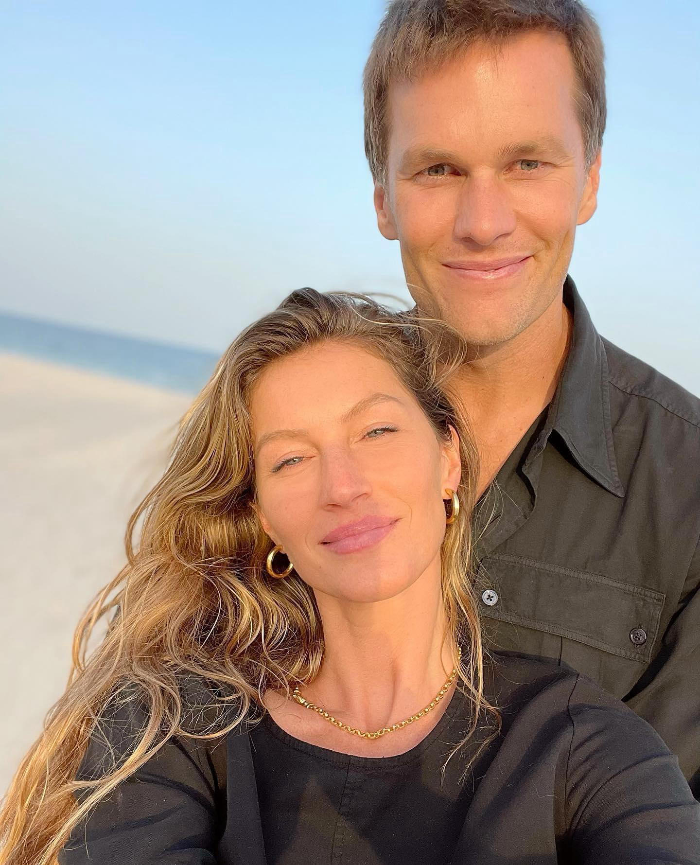 image  1 Entertainment Tonight - Looks like there's a flag on the play for Tom Brady and Gisele Bündchen