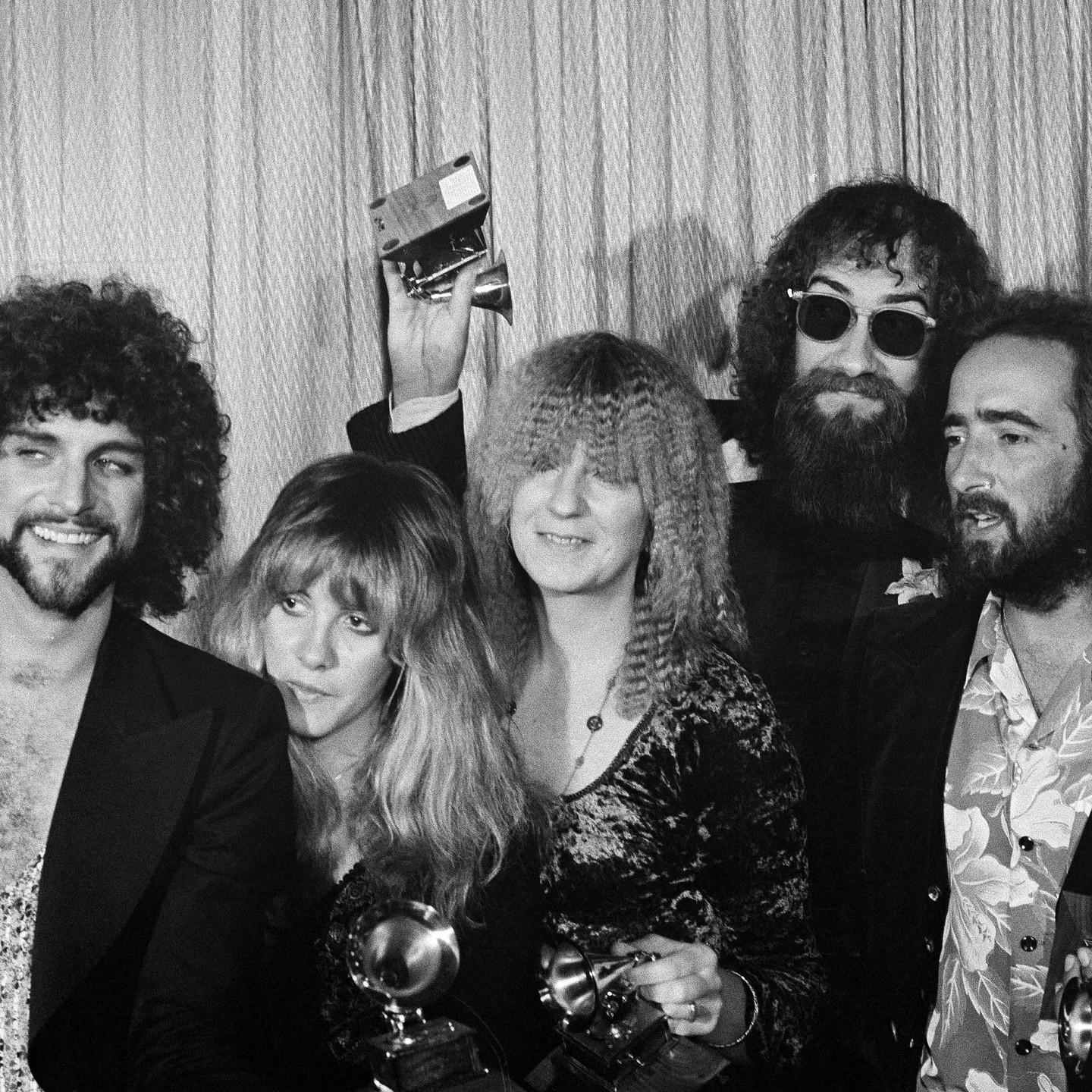 image  1 Us Weekly - Christine McVie, the longtime keyboardist and co-lead vocalist of #FleetwoodMac, has pas